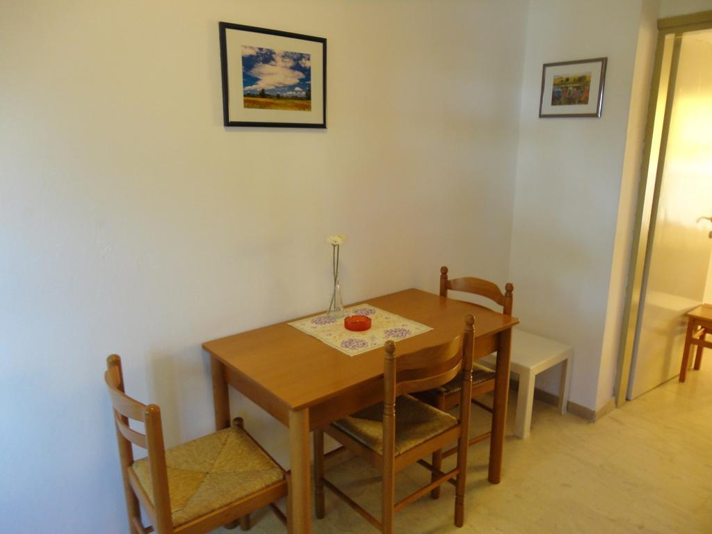 Maik Apartments ميتامورفوسي الغرفة الصورة